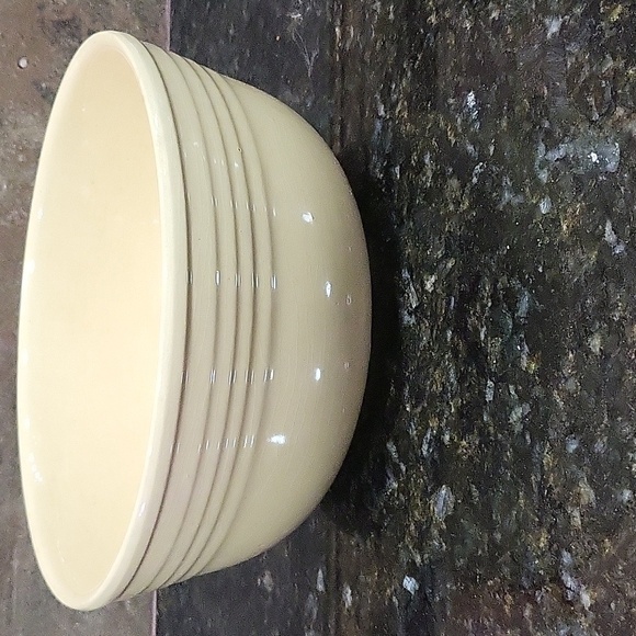 Watt Pottery #07 Ribbed NAPPY BOWL Oven Ware 3 LEAF APPLE Pattern - Picture 2 of 5